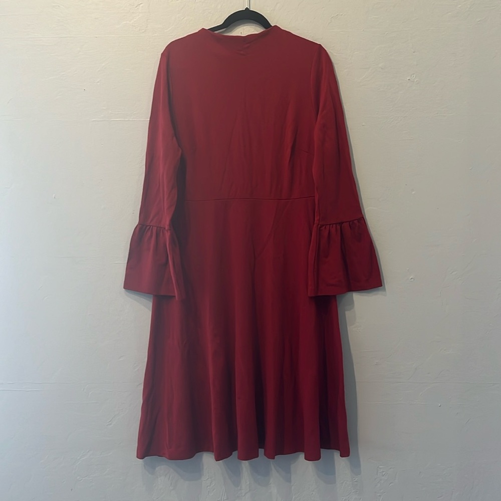 Red Eloquii dress w/ peplum sleeves